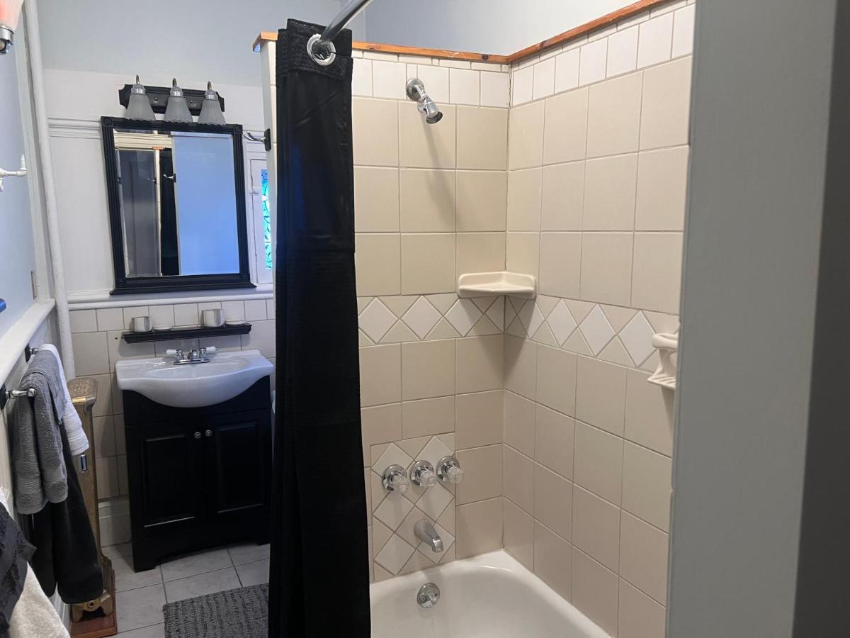 1 Bedroom Private Victorian Apt In Convenient City Location On 5 Acre, Sleeps 4 波基普西 外观 照片