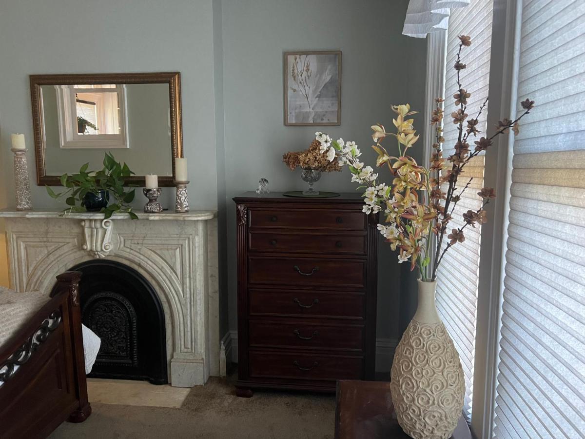 1 Bedroom Private Victorian Apt In Convenient City Location On 5 Acre, Sleeps 4 波基普西 外观 照片