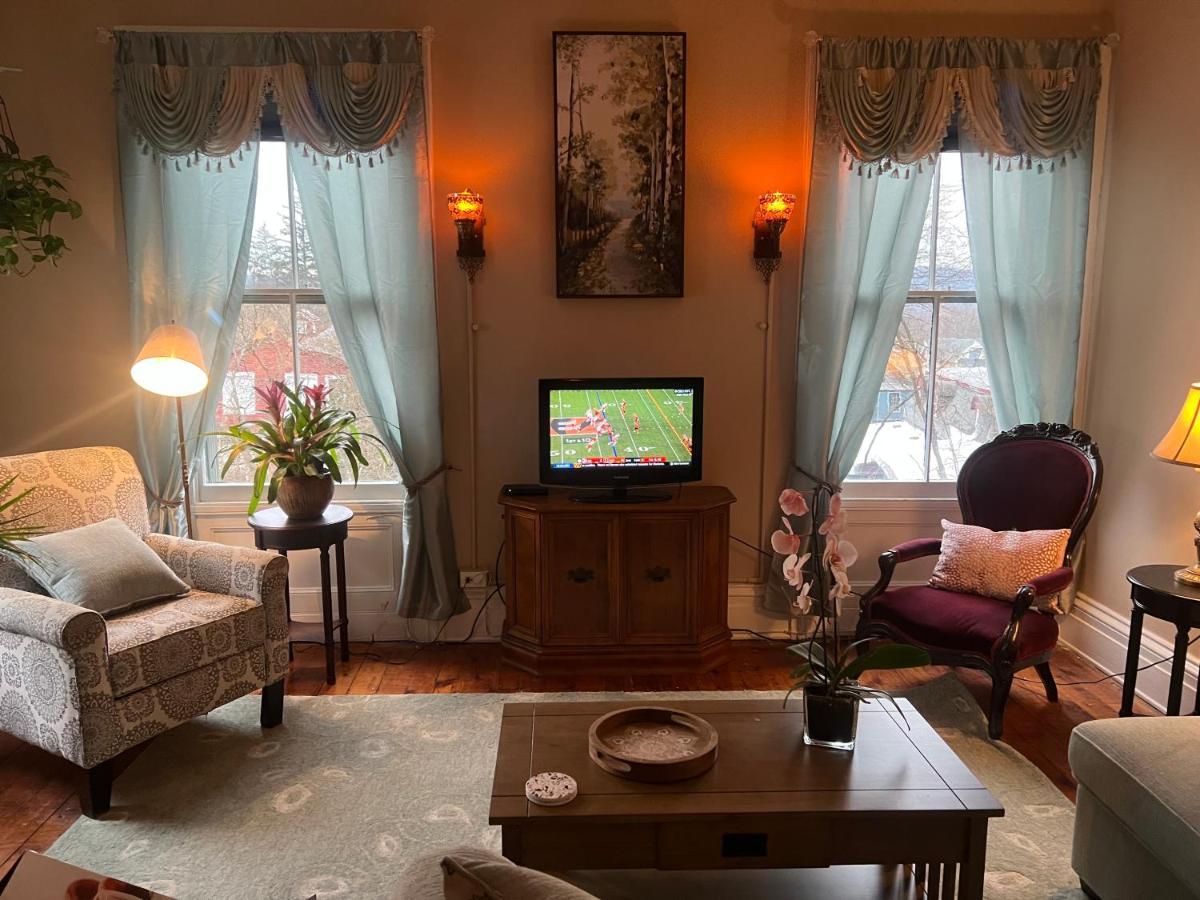 1 Bedroom Private Victorian Apt In Convenient City Location On 5 Acre, Sleeps 4 波基普西 外观 照片